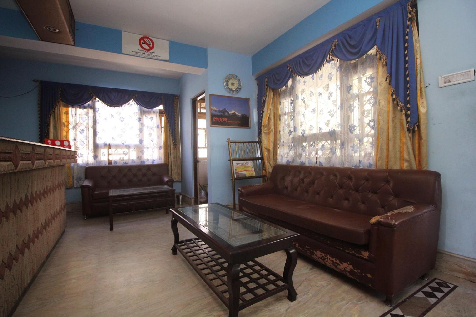 Oyo 10587 Vanjula Residency Ґанґток Екстер'єр фото